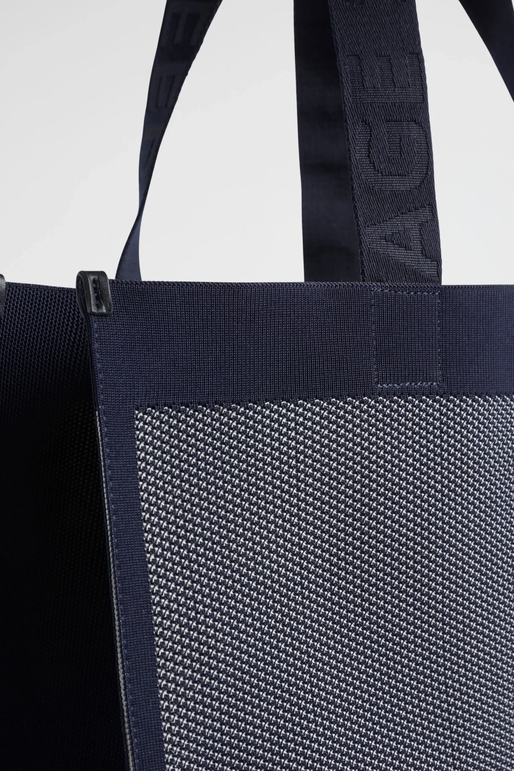 Woman Seed Heritage Beach Bags-Knitted Tote