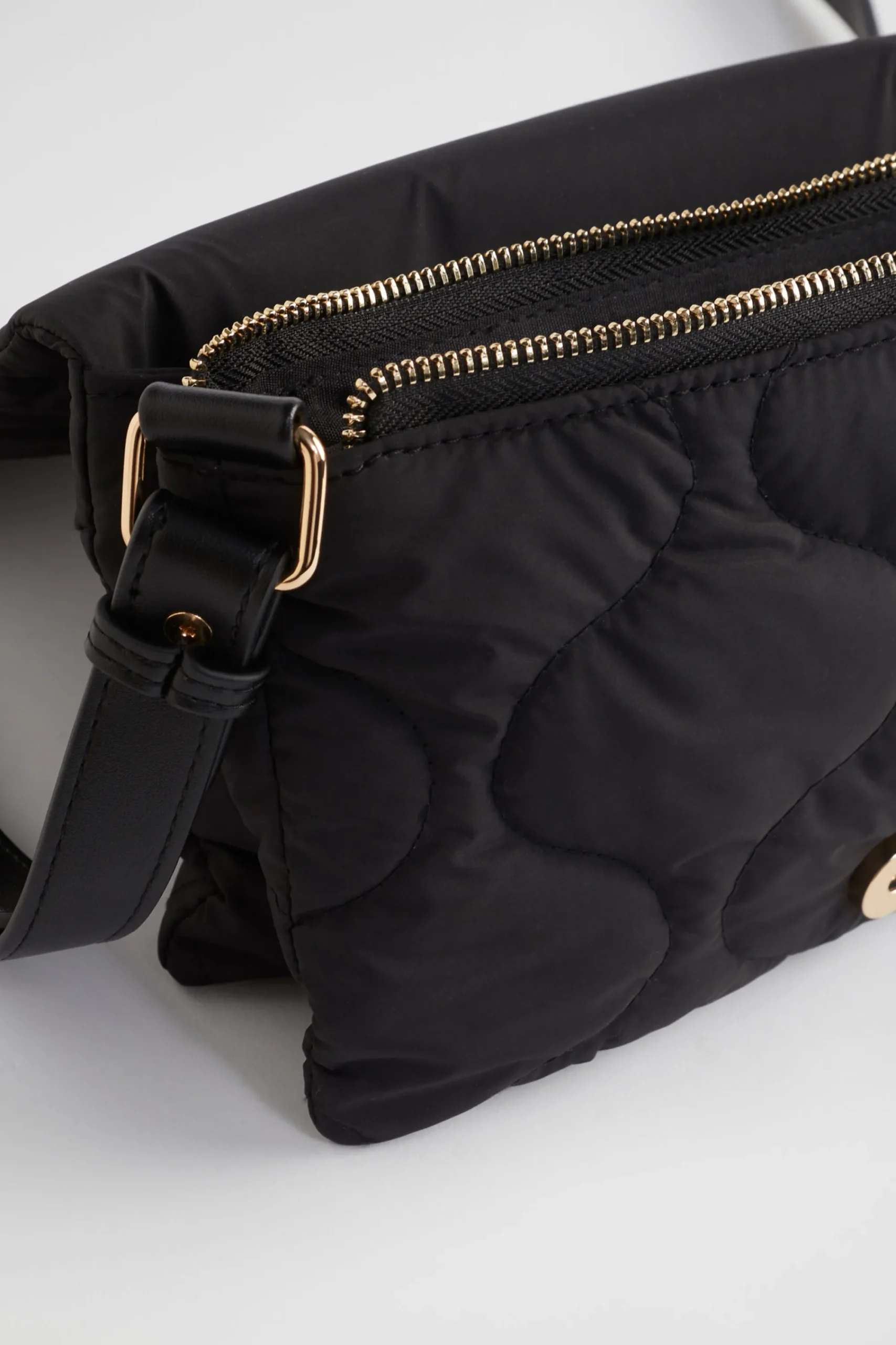 Woman Seed Heritage Cross Body-Quilted Crossbody Bag